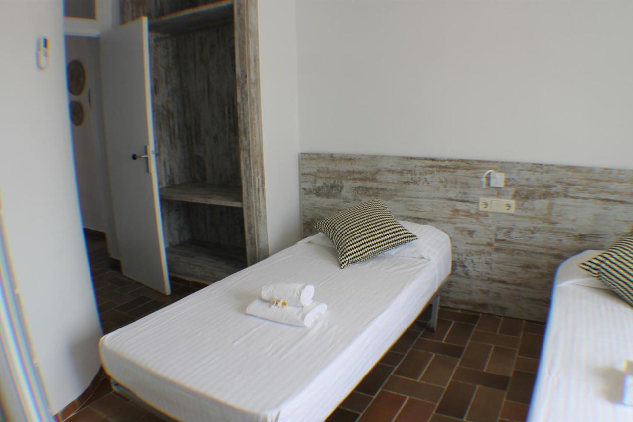 Agi Porthos Apartments روساس المظهر الخارجي الصورة