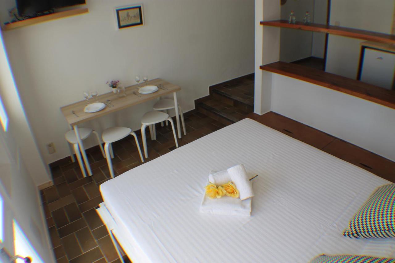 Agi Porthos Apartments روساس المظهر الخارجي الصورة