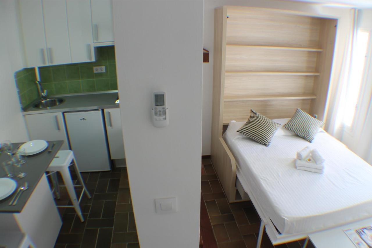 Agi Porthos Apartments روساس المظهر الخارجي الصورة