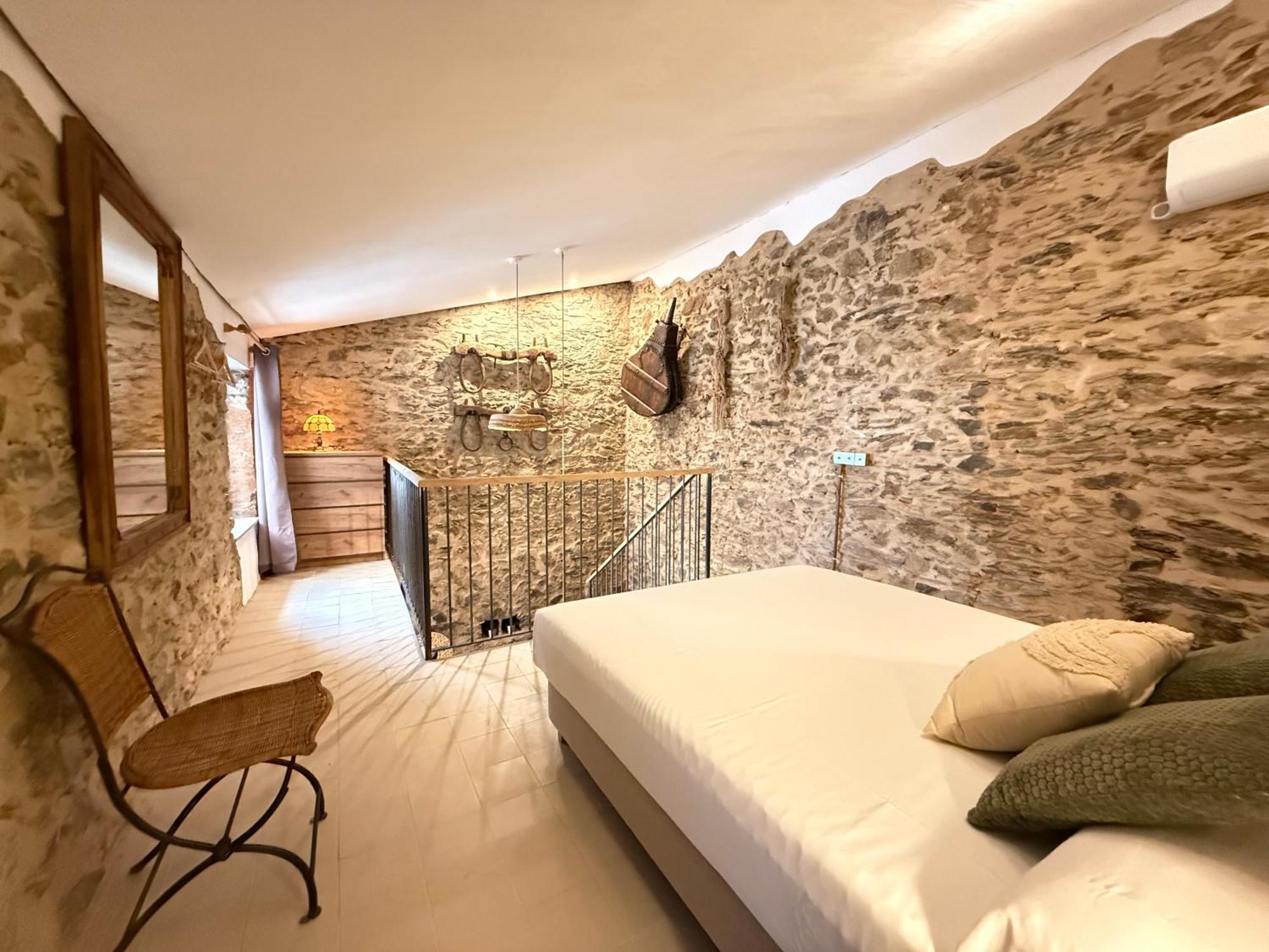 Agi Porthos Apartments روساس المظهر الخارجي الصورة